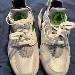 Nike Women’s Huarache Shoes